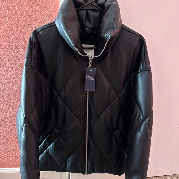 Abercrombie & Fitch - NWT Oversized Vegan Leather Diamond Puffer Jacket Black - Picture 1 of 3